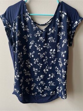 Fortune & Ivy Navy Blue White Floral V-Neck Mixed Material Women's Top Small